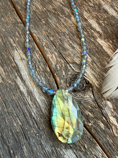 Wanderer Labradorite Stone Necklace