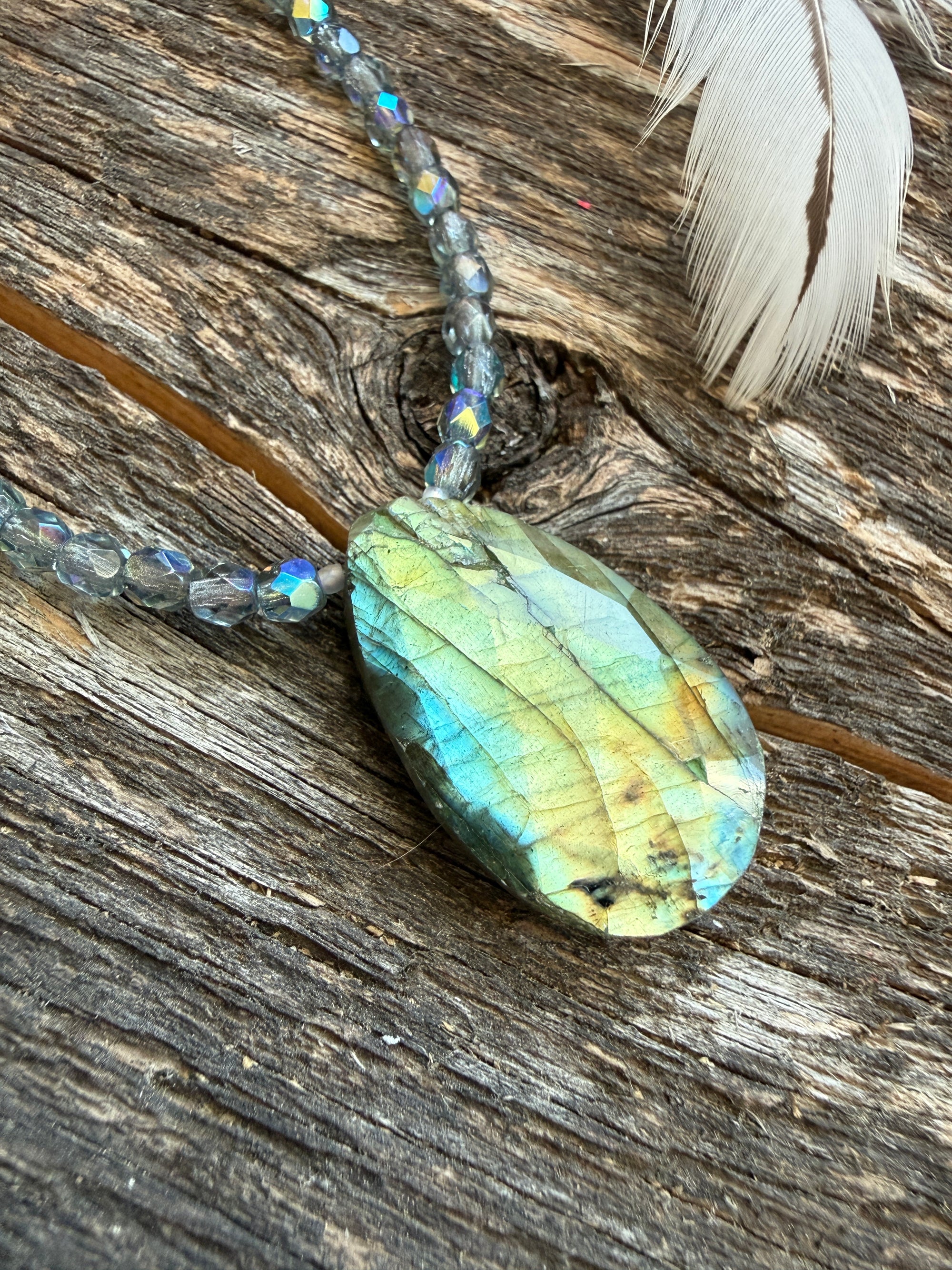 Wanderer Labradorite Stone Necklace