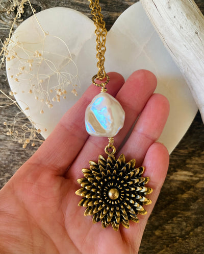Chrysanthemum Freshwater Pearl Necklace