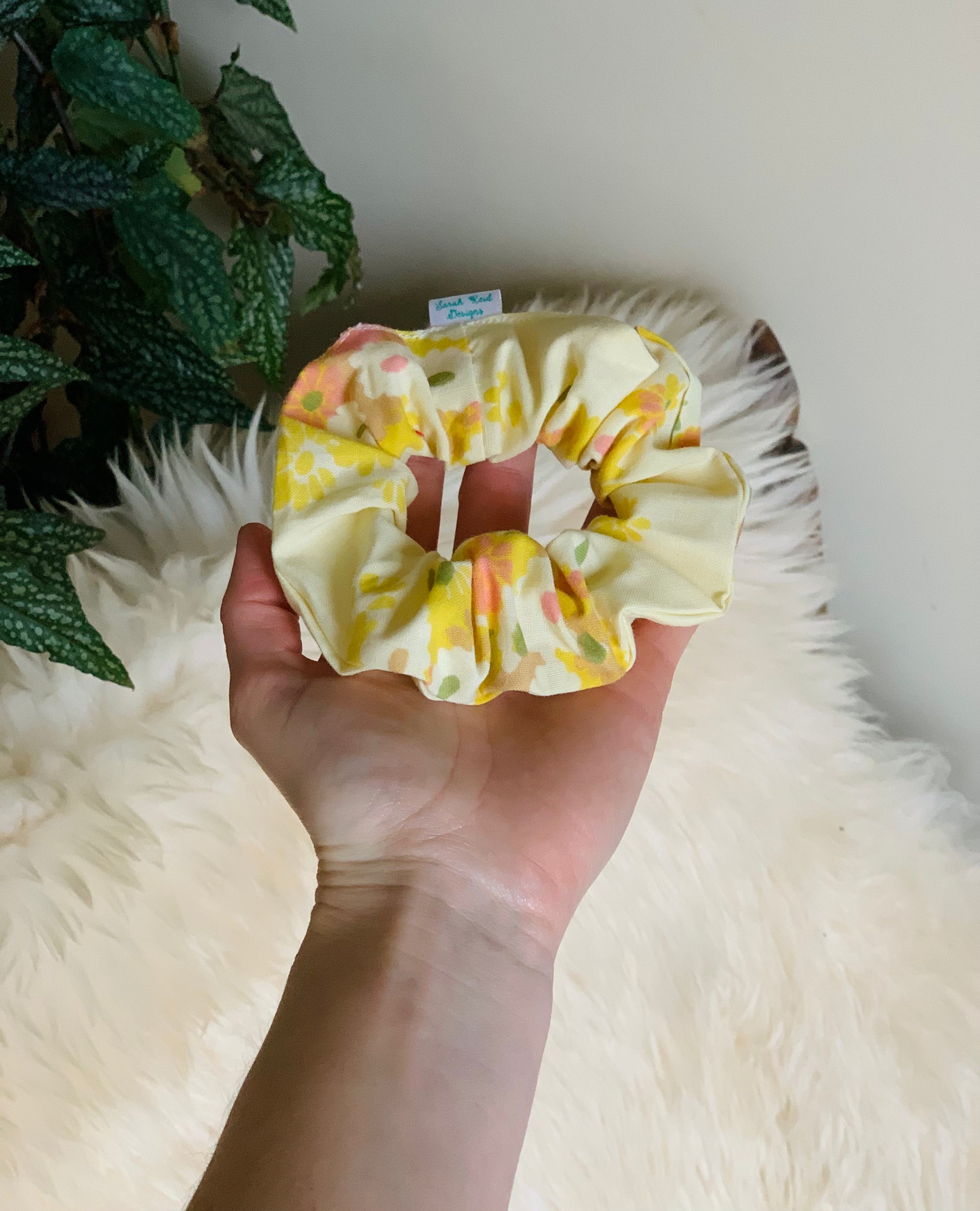 Petite Vintage Sunny Days Hair Scrunchie