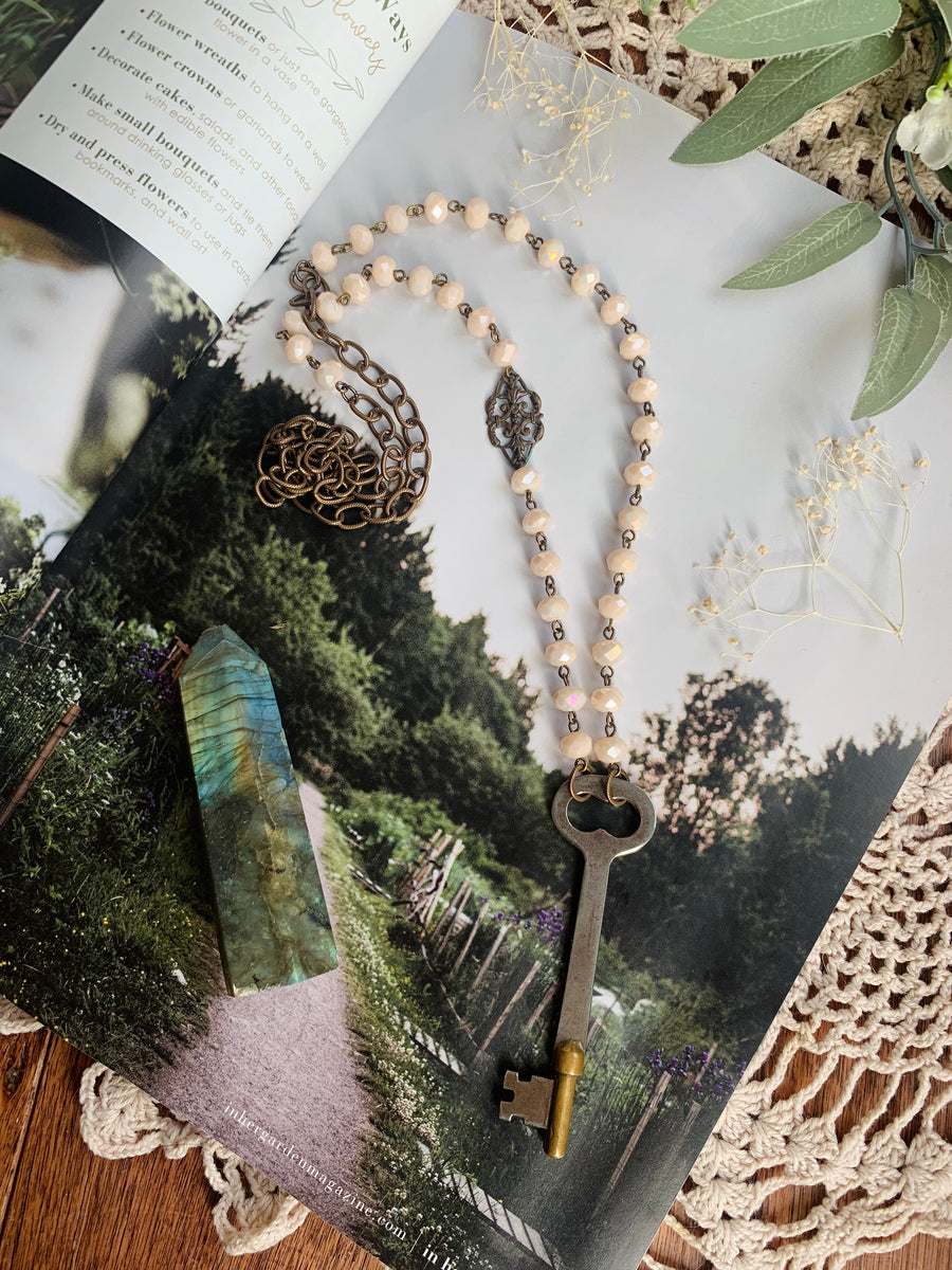 Cream Shimmer Vintage Skeleton Key Necklace